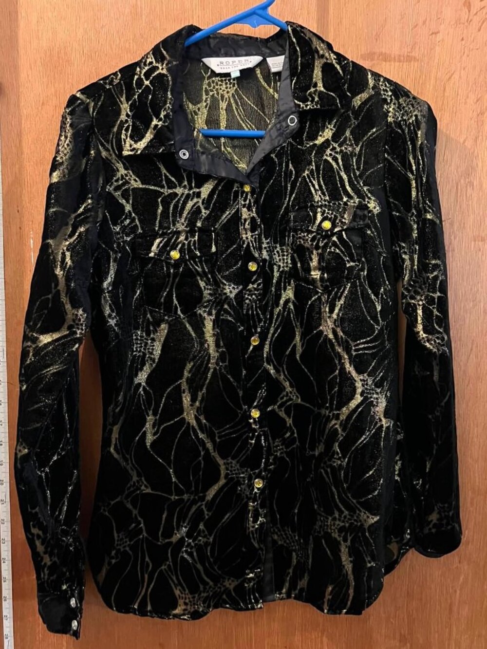 🐻Size XS - Roper - Black and Gold Long Sleeve Snap Front Velour Blouse